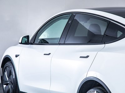 2025 Tesla MODEL Y thumbnail 32