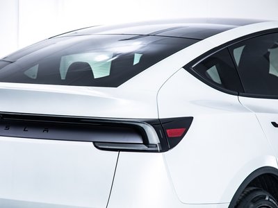 2025 Tesla MODEL Y thumbnail 27