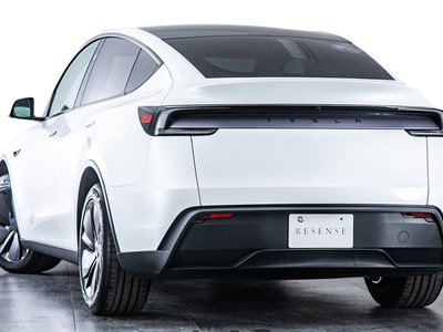 TESLA MODEL Y - 10