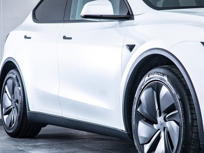 2025 Tesla MODEL Y thumbnail 24
