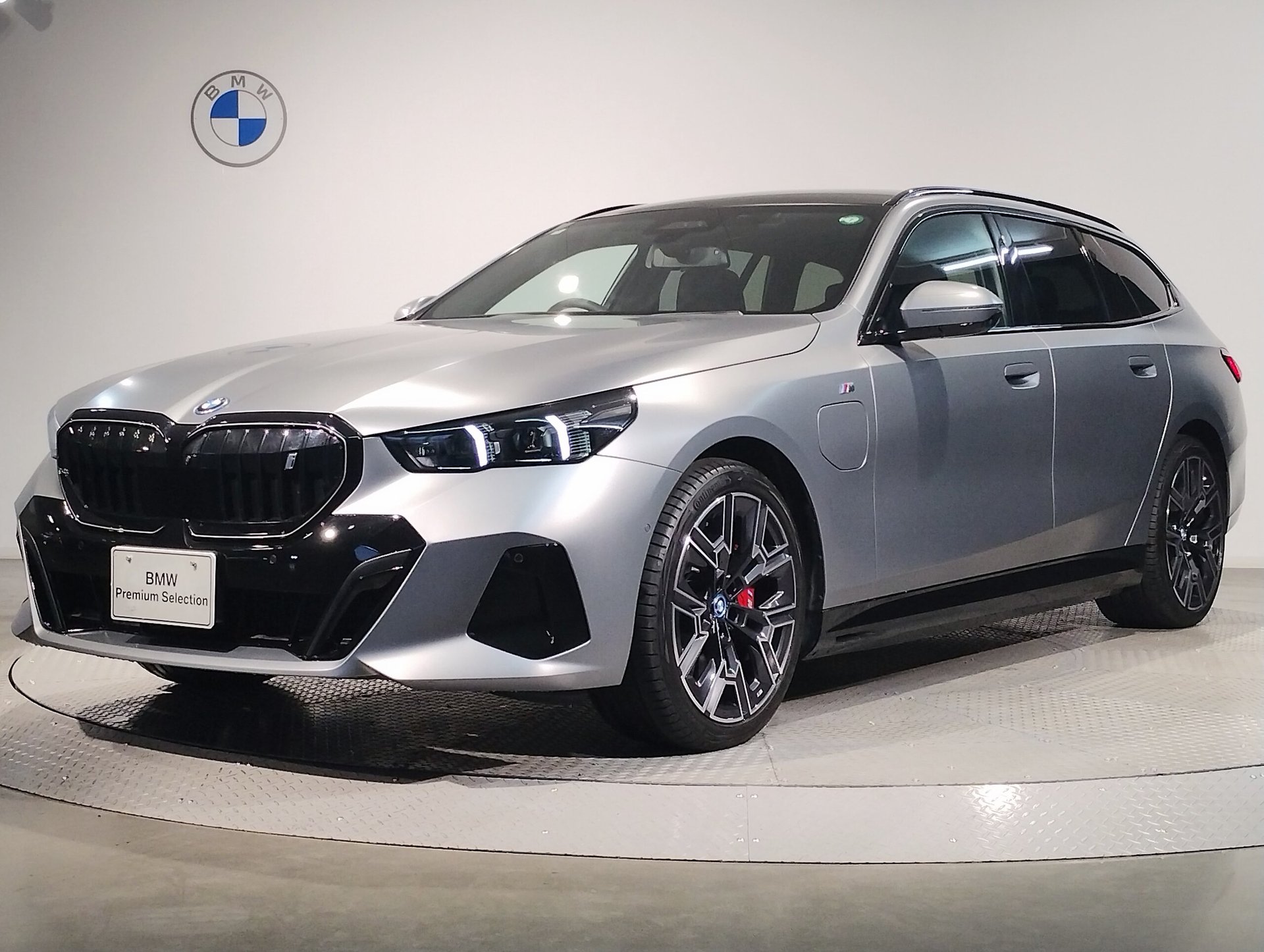 BMW I5 TOURING - View 1