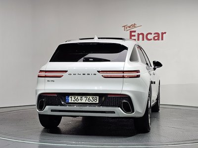 صورة 3 لـ 2021 Genesis GV70