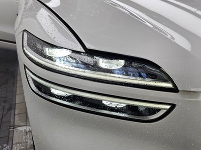 صورة 9 لـ 2021 Genesis GV70