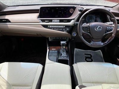 صورة مصغرة 8 لـ 2020 Lexus ES
