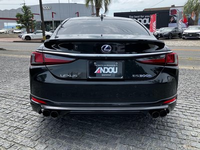 صورة مصغرة 6 لـ 2020 Lexus ES