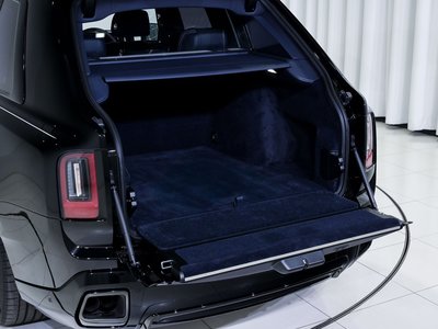 ROLLS-ROYCE CULLINAN - 10