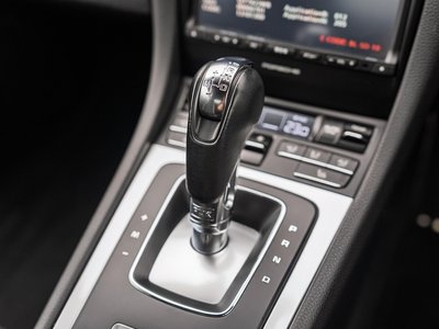 2015 Porsche CAYMAN 缩略图 12