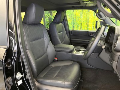 صورة 8 لـ 2024 Toyota LAND CRUISER 250