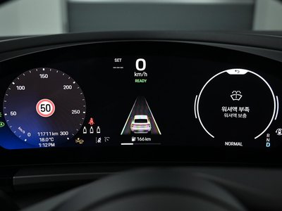 PORSCHE MACAN - 8