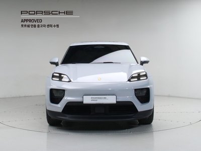 PORSCHE MACAN - 2