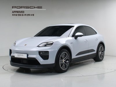PORSCHE MACAN - 1