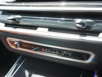 2023 BMW X7 — миниатюра 24