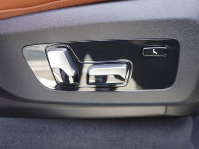 2023 BMW X7 — миниатюра 47