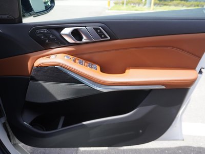 2023 BMW X7 — миниатюра 36