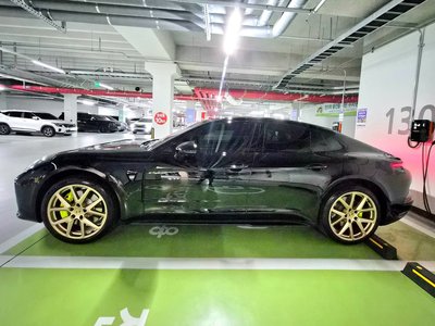 PORSCHE PANAMERA - 5