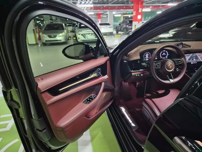 PORSCHE PANAMERA - 10