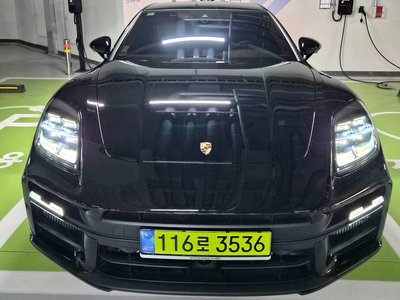PORSCHE PANAMERA - 8