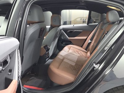 صورة مصغرة 16 لـ 2024 BMW 5 SERIES