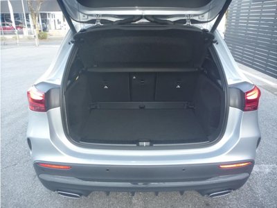 MERCEDES-BENZ GLA - 10