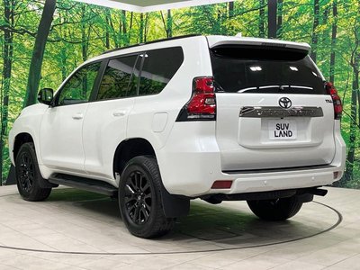 TOYOTA LAND CRUISER PRADO - 7
