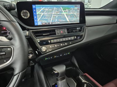 2025 Lexus ES — миниатюра 15