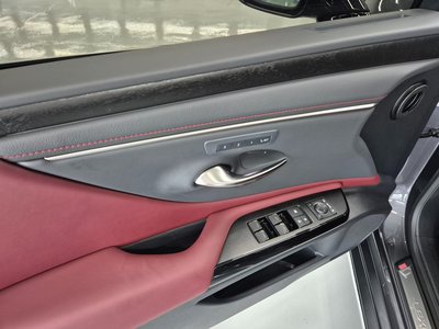 2025 Lexus ES — миниатюра 12