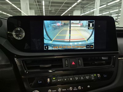 2025 Lexus ES — миниатюра 13