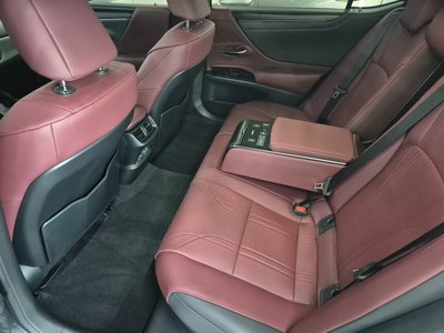 2025 Lexus ES — миниатюра 11