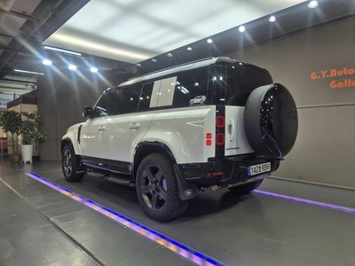 صورة 6 لـ 2025 LAND Rover DEFENDER