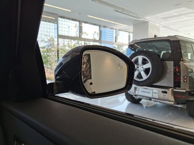2024 LAND Rover RANGE ROVER VELAR — миниатюра 19