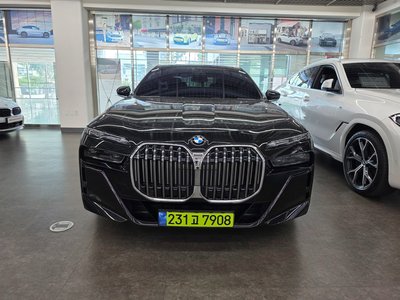 2025 BMW 7 SERIES photo 4
