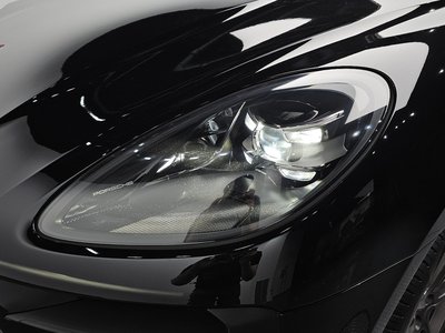PORSCHE MACAN - 9