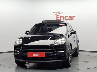 PORSCHE MACAN - 2