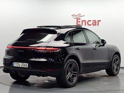 PORSCHE MACAN - 3