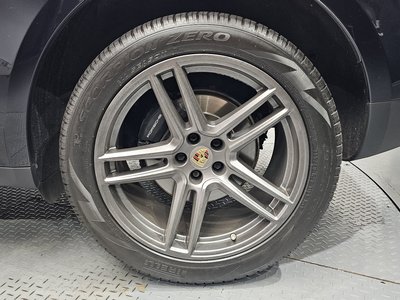 PORSCHE MACAN - 8