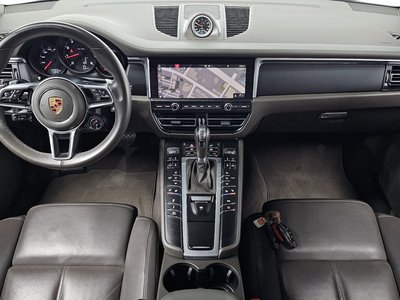 PORSCHE MACAN - 5