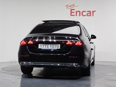 MERCEDES-BENZ E-CLASS - 3