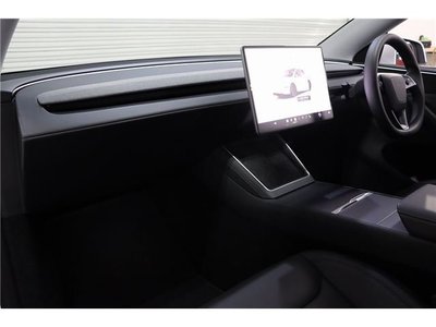 2025 Tesla MODEL Y — миниатюра 19