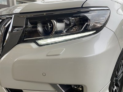 TOYOTA LAND CRUISER PRADO - 8