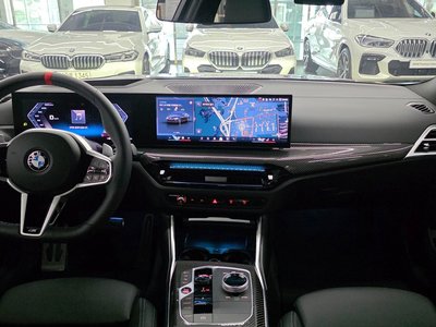 صورة 10 لـ 2025 BMW 3 SERIES