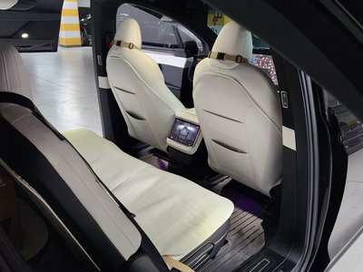 2023 Tesla MODEL X — миниатюра 11