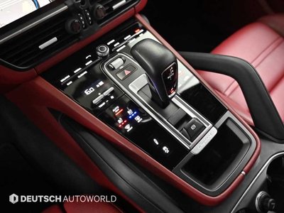 2021 Porsche CAYENNE photo 9