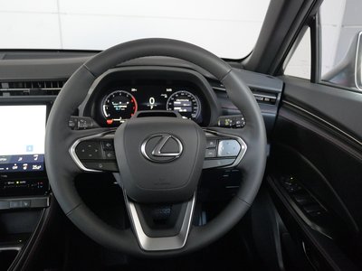 صورة 7 لـ 2025 Lexus LBX