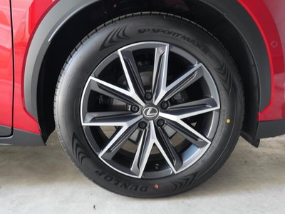 2025 Lexus LBX 缩略图 17