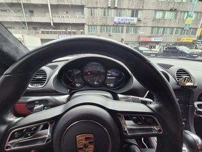 2018 Porsche 718 photo 9