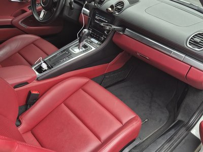 2018 Porsche 718 photo 5