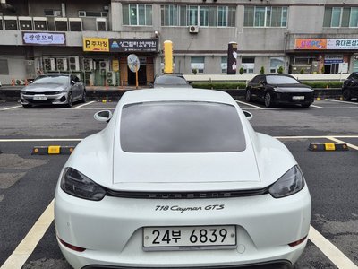 2018 Porsche 718 photo 3