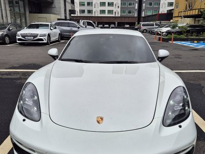 2018 Porsche 718 photo 1