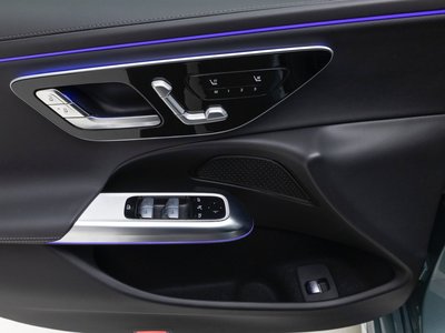 MERCEDES-BENZ E-CLASS - 10