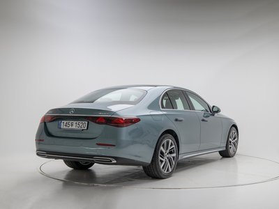 MERCEDES-BENZ E-CLASS - 3